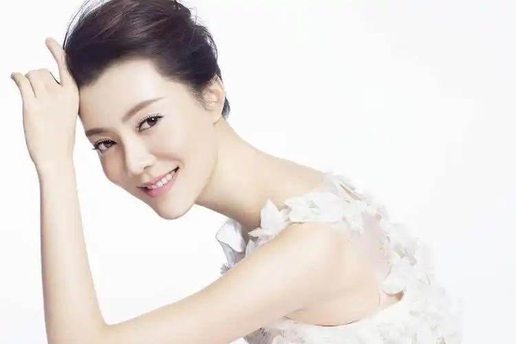 服气!继车晓获3亿天价分手费后,有人拿了86亿,还是个男的!