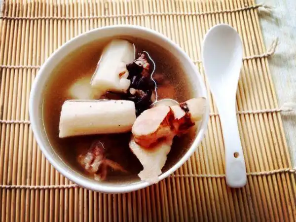 土茯苓猪骨汤 春季祛湿(0/2)