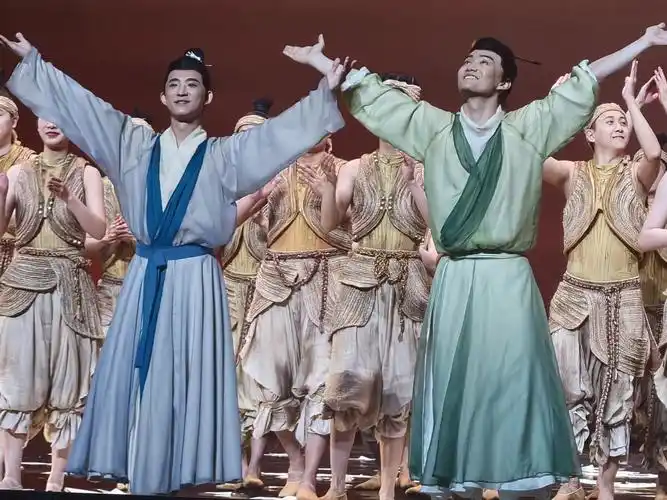 《天工开物》重庆场舞蹈演员们谢幕