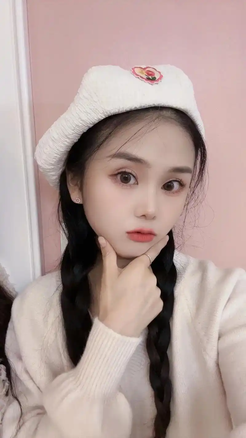 女孩子自拍不发会过期的#甜妹 #圆脸女孩 - 抖音