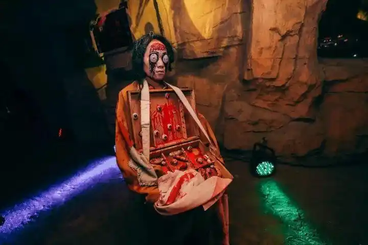 尝"鲜血",闯鬼屋,"鬼混"常州恐龙园万圣季,夜场只需79元!