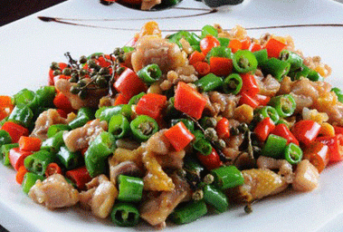 双椒仔鸡块的做法