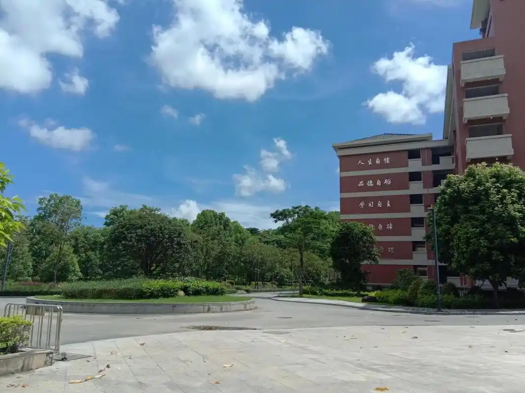 中山市桂山中学 好漂亮啊!