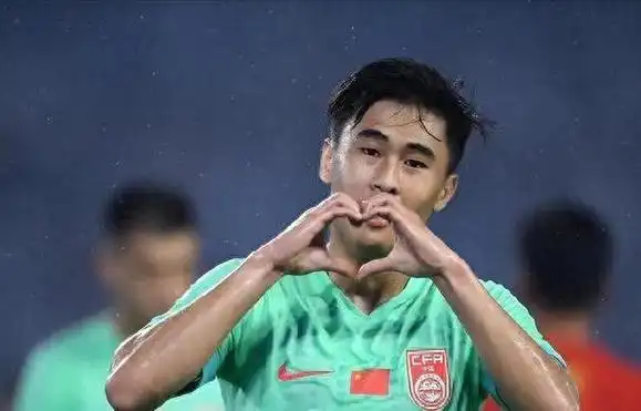 未来国足谁挑大梁范志毅脱口说出4个人一人是天花板