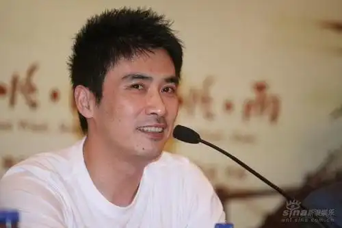 图文东风雨发布会柳云龙笑容灿烂