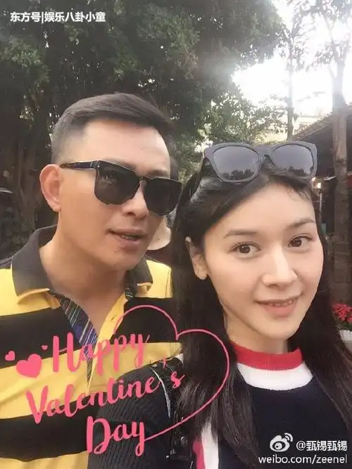 甄锡与黄海冰结婚后更是淡出娱乐圈,专心在家相夫教子.