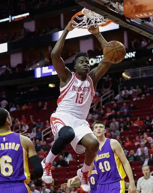 火箭不可或缺的人,球队第三巨,论卡佩拉重要性,卡佩拉必须顶薪