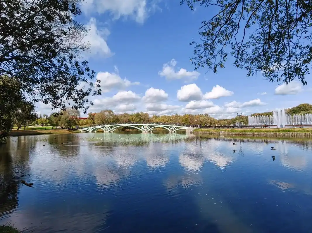 察里津诺庄园位于俄罗斯首都莫斯科的东 - 抖音