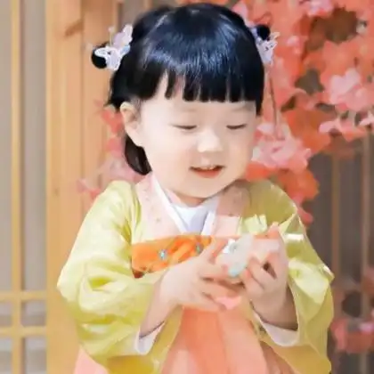 网红小女孩丸子头像