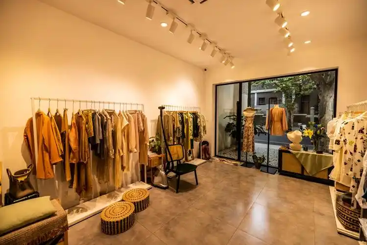 对话小店丨推新品勤直播服装店还要做社群情感港湾