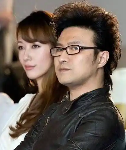 葛荟婕深夜醉酒开播:思念女儿"小苹果",痛骂汪峰太狠心_章子怡_直播