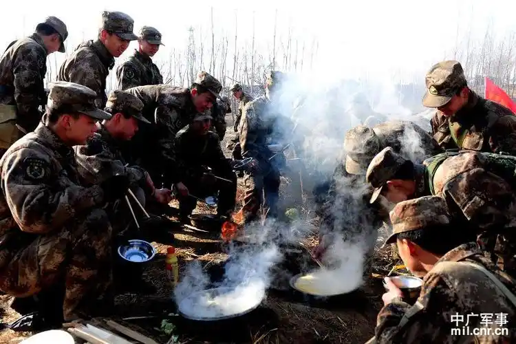 北京军区"飞虎师"完成七日冬训(组图)