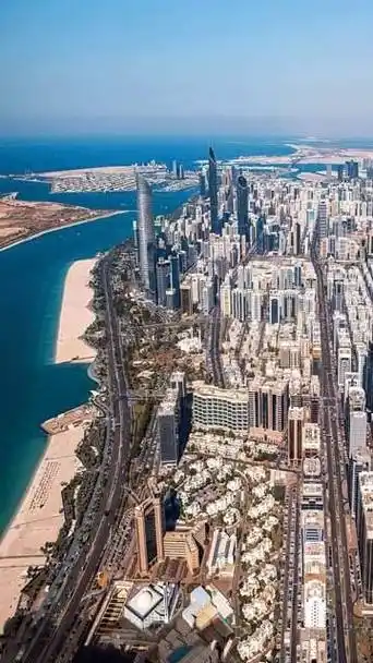 这儿是首都,80%人口是其他国家移民