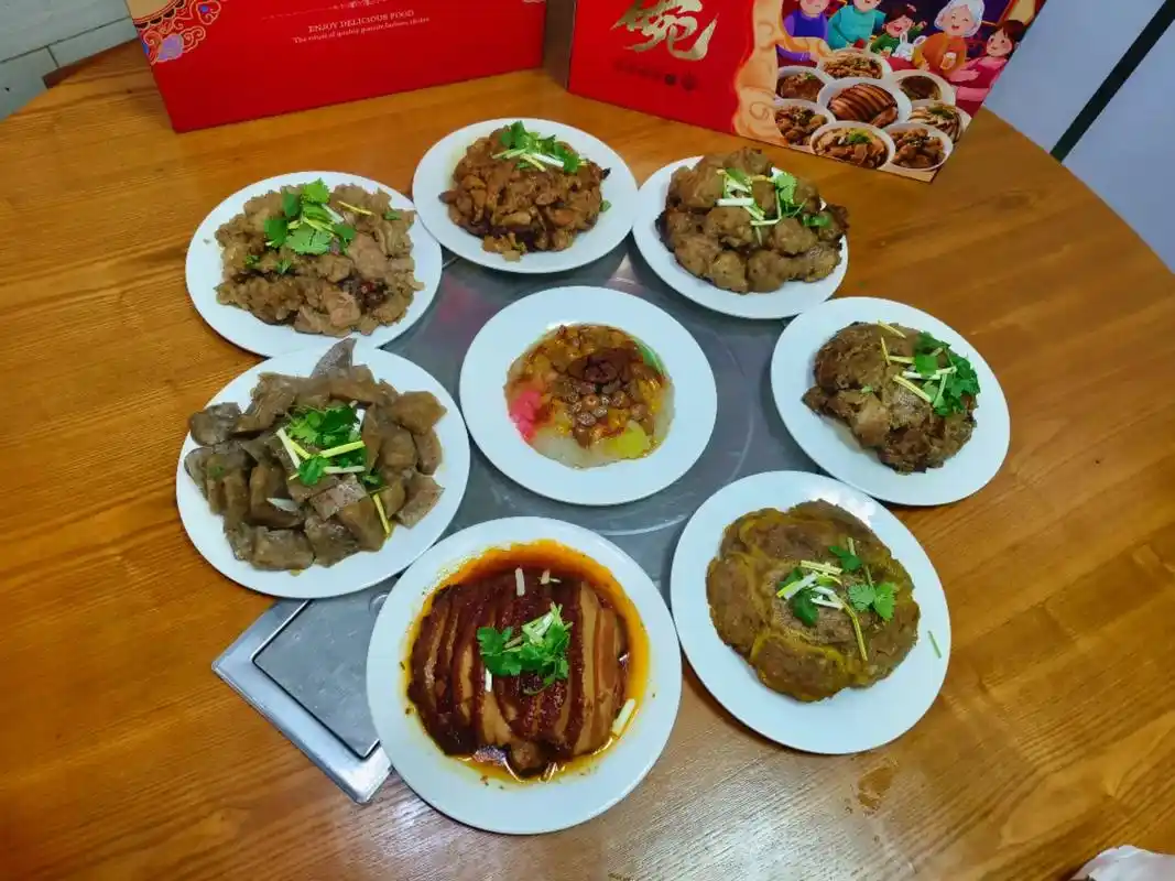 老洛阳八大碗是属于我们河南人春节期间家家户户必不可缺的美味佳