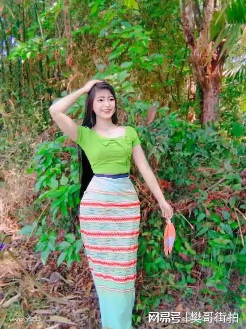 缅甸美女民族穿搭风格太漂亮啦