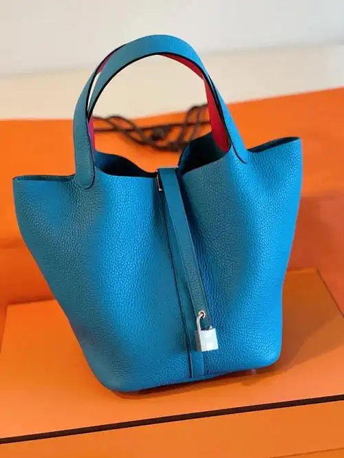 机场购第一只爱马仕包包–菜篮子22