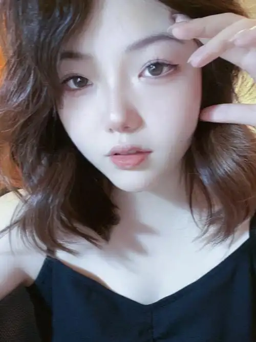 145斤胖怼脸自拍05