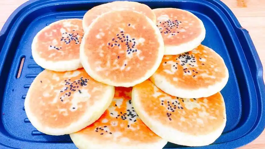 发面豆沙饼,外香内软,香甜可口,比面包还好吃