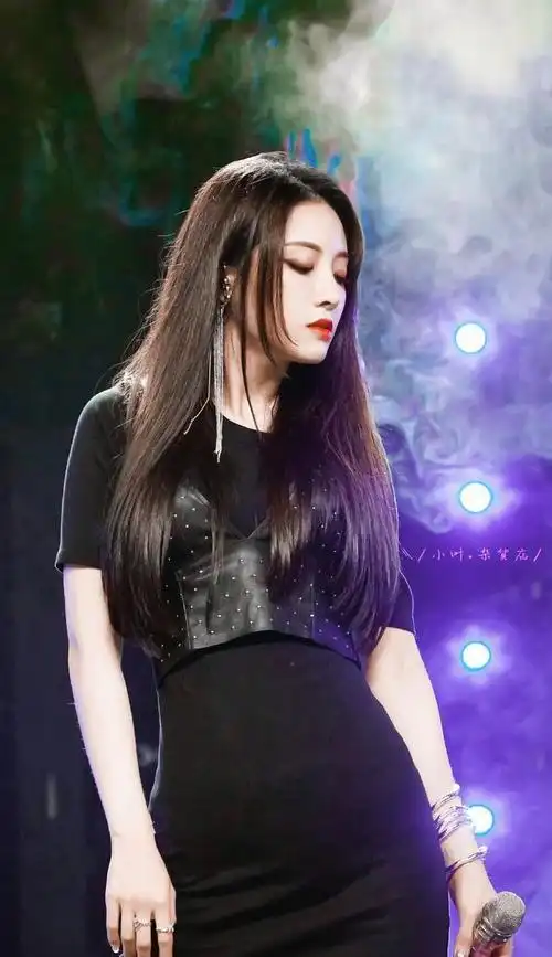 "涅槃重生"喻言:因不雅言论人设崩塌,如今低调做公益口碑逆袭