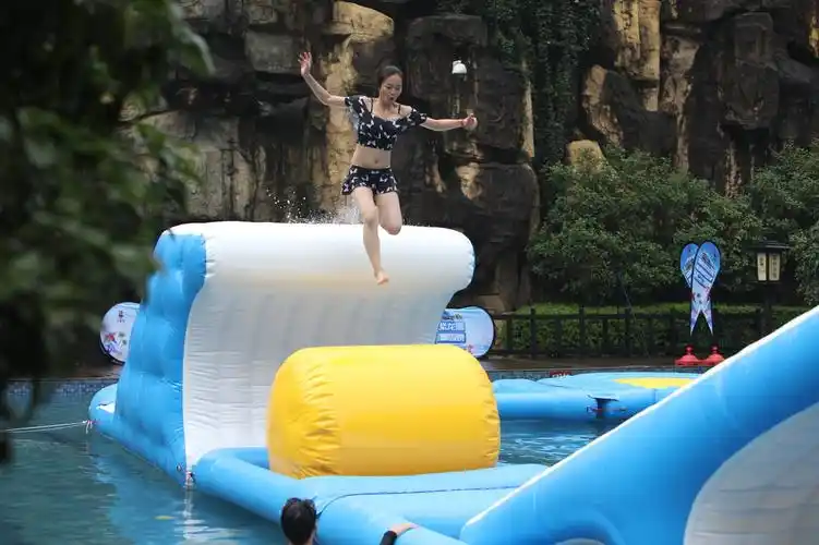 全国首创飘雪泡温泉,水上亲子大闯关,长沙人民夏天这么玩羡慕吗