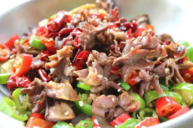 香辣美味的爆炒鸡杂,脆嫩可口,营养健康