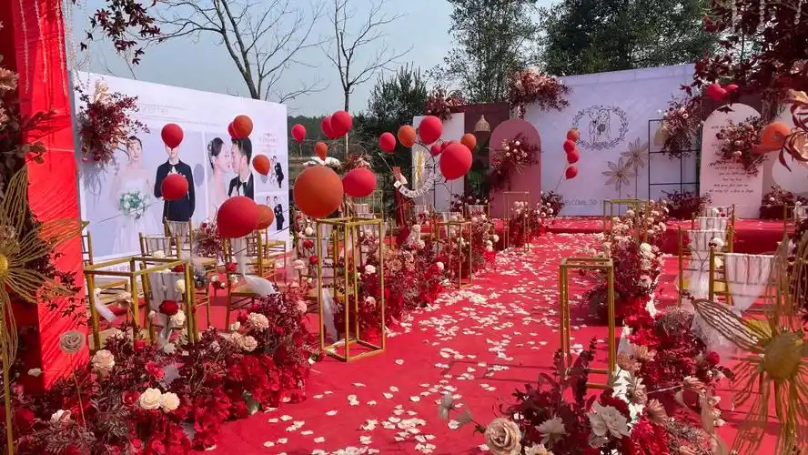 户外红色庭院婚礼
