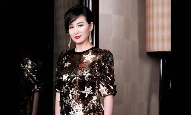 同为富家女嫁花心男为何黎婉华悲惨一世何超琼却成人生赢家