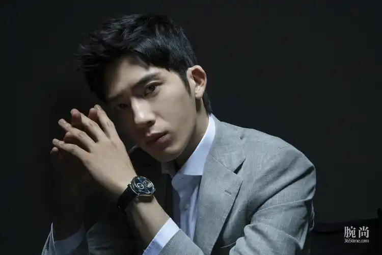 一抹湛蓝腕间清凉积家全新时计尽享悠然夏日