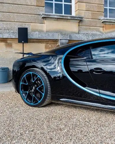 黑色布加迪chiron,霸气外漏!