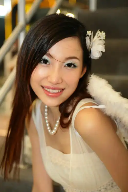 网络美女ayawawa教你如何写真拍摄[组图]