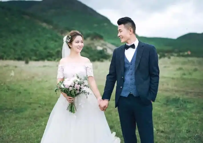 张浩与张亚迪结婚照