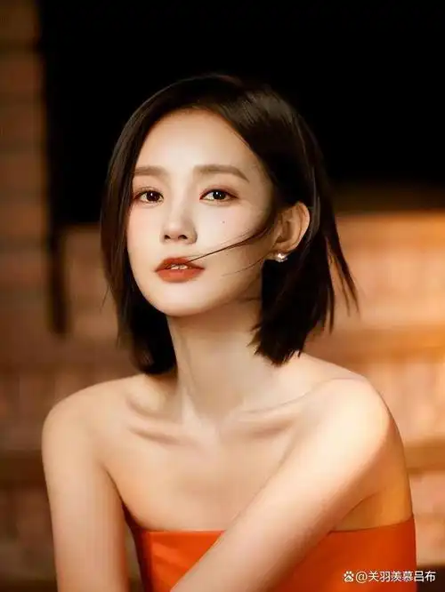 33岁李一桐,颜值爆表身材火辣,这个女神太迷人了!