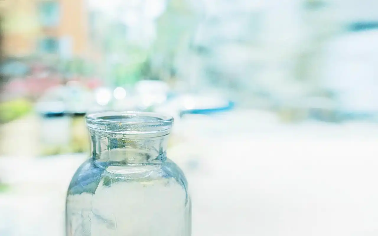 清凉夏日玻璃杯简约静物风景图片桌面壁纸