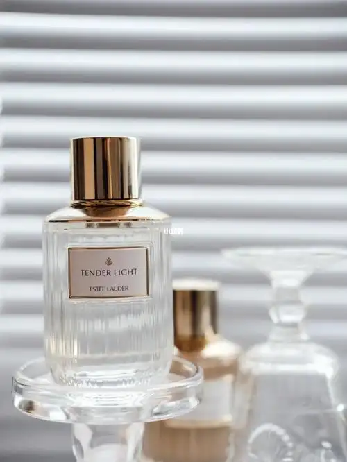 雅诗兰黛香水测评|像是寒冬里带着香味的光_香水_雅诗兰黛怎么样_测评