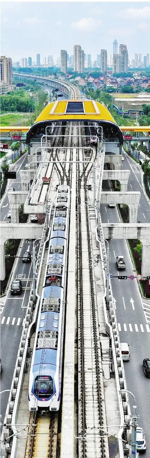 6月28日,连通杭州,海宁两地的轨道交通干线——杭海城际铁路正式通车.