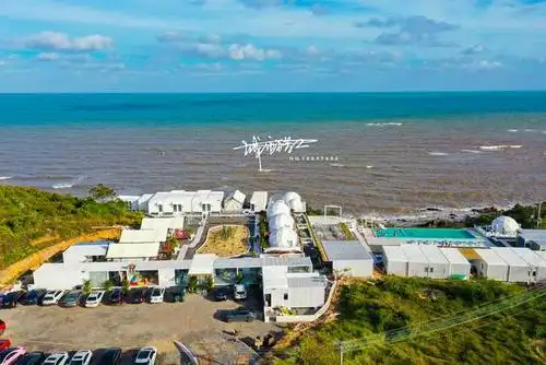 航拍防城港网红民宿探海帐篷酒店