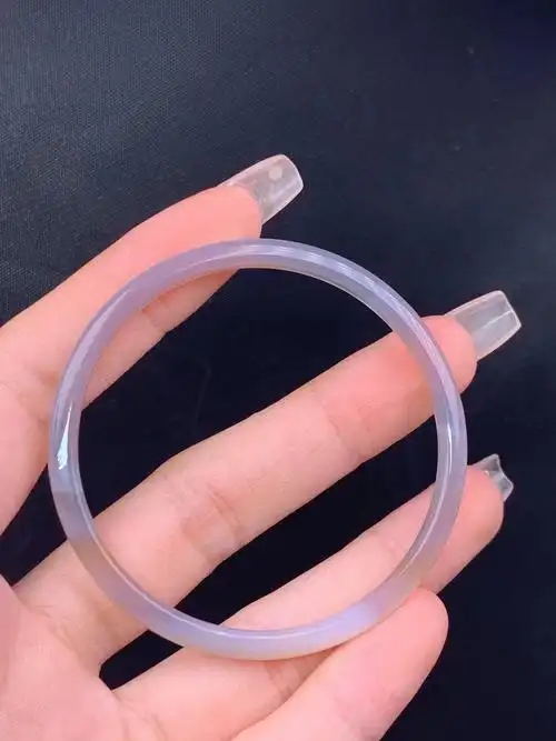 天然玉髓叮当镯晶体清透色泽明亮烟灰色玉髓玛瑙手镯个别微坑无裂