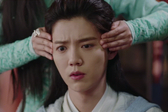 鹿晗帅气按摩头长发gif动图_动态图_表情包下载_soogif