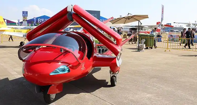 海陆空三栖飞行汽车