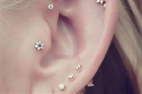 打耳洞打在什么位置最好 打耳洞打歪了怎么办