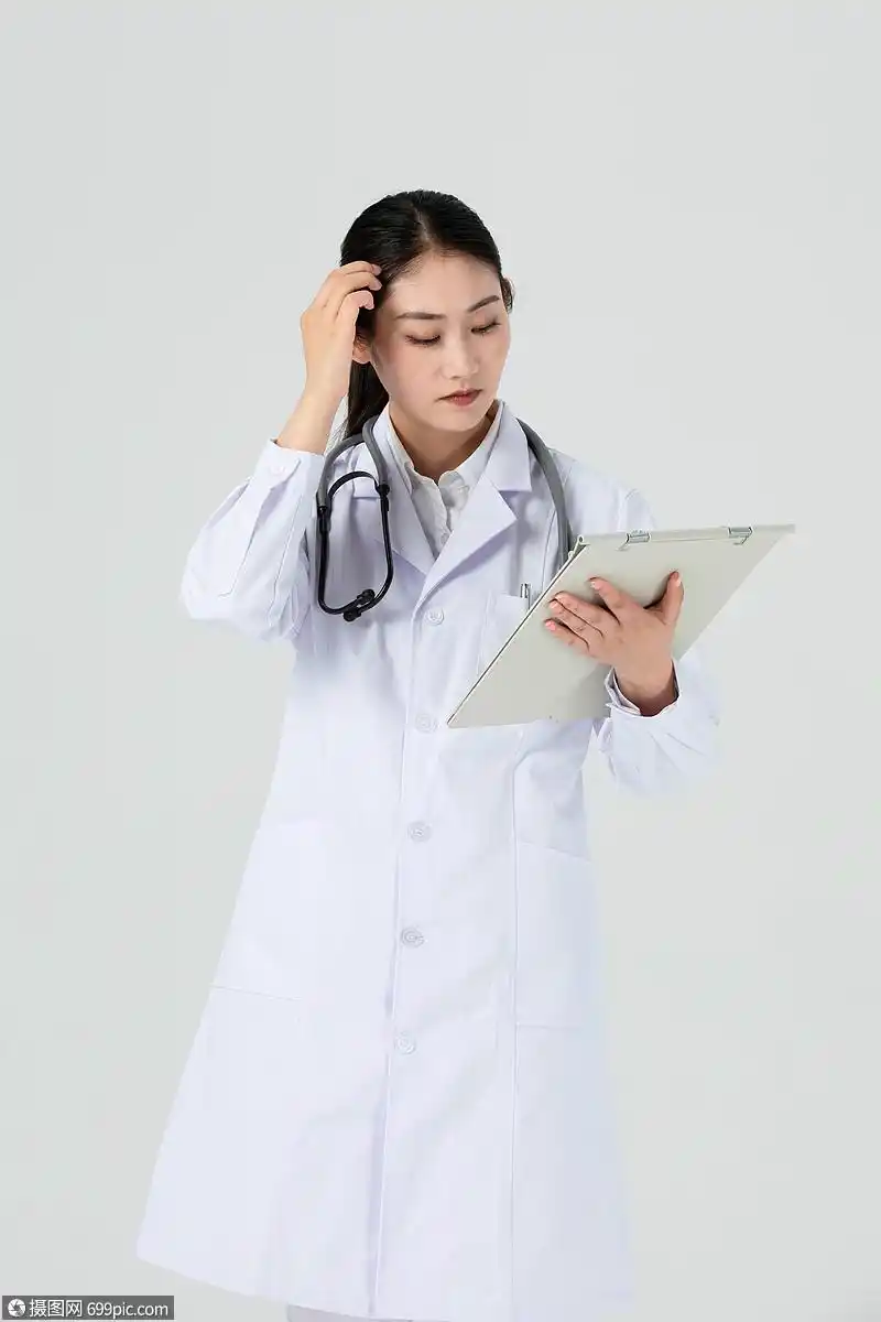 照片 职业形象 女医生遇到头疼难题.jpg