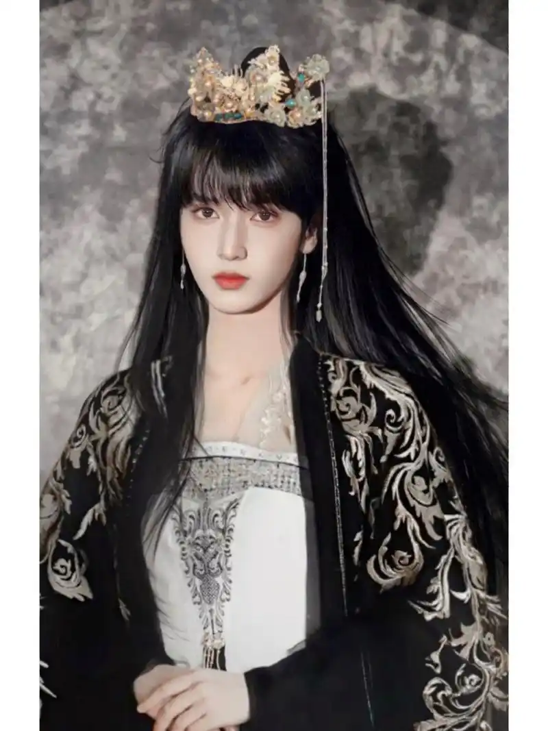 严美娜是世界上最漂亮的小女孩 好喜欢美娜,小严什