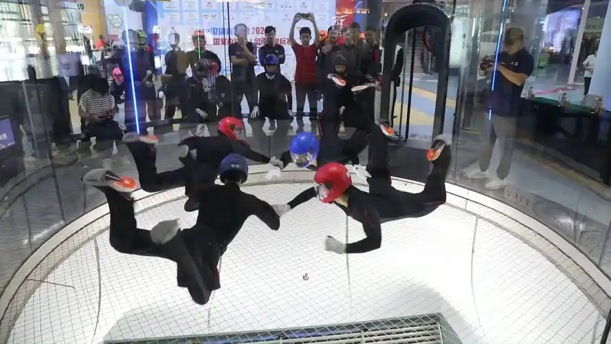 "空中飞人"齐聚山城 第八届全国室内跳伞(风洞)锦标赛在渝开幕