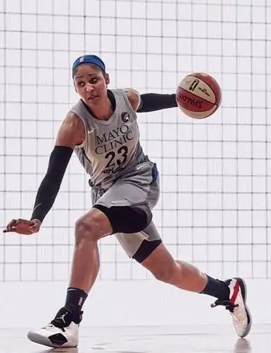 今日图集:淡出篮球赛场的玛雅-摩尔正致力于反转冤案