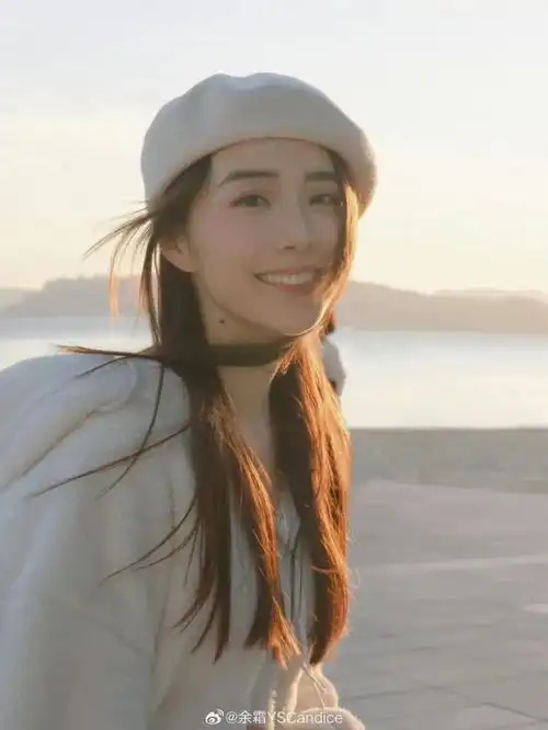 最佳解说主持余霜获奖王多多却没有获奖引发网友热议