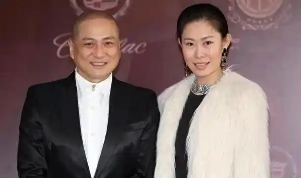 回顾演员汤镇业与前妻生下一对双胞胎儿子再婚又生一对女儿