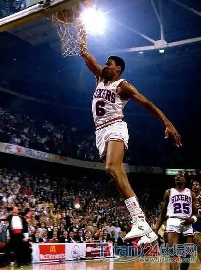 p>扣篮(slam dunk),又称为灌篮,入樽,是 a target="_blank" href="