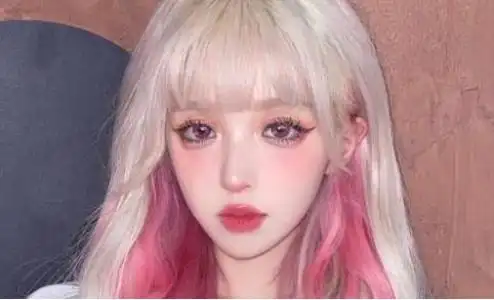 机智张,抖音女网红,模特,1999年12月13出生于江西