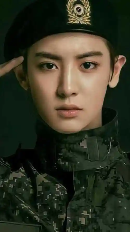 朴灿烈入伍军装照好霸气帅气的boy明年秋天再见