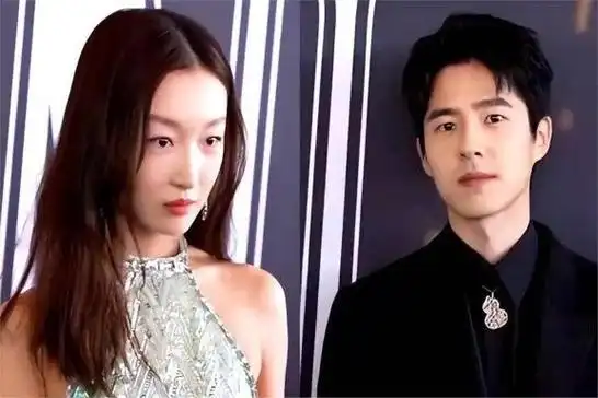 被狗仔偷拍,不拉窗帘与男友玩"游戏",周冬雨还是暴露了本性